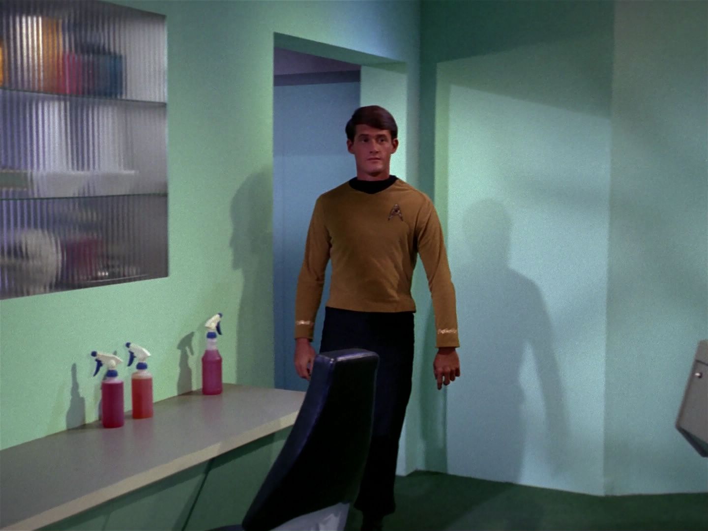 ariane179254_StarTrek_1x04_TheNakedTime_1035.jpg