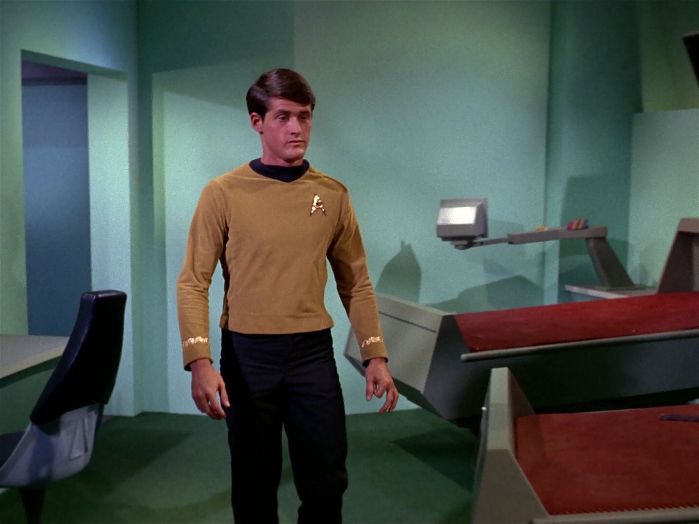 ariane179254_StarTrek_1x04_TheNakedTime_1038.jpg