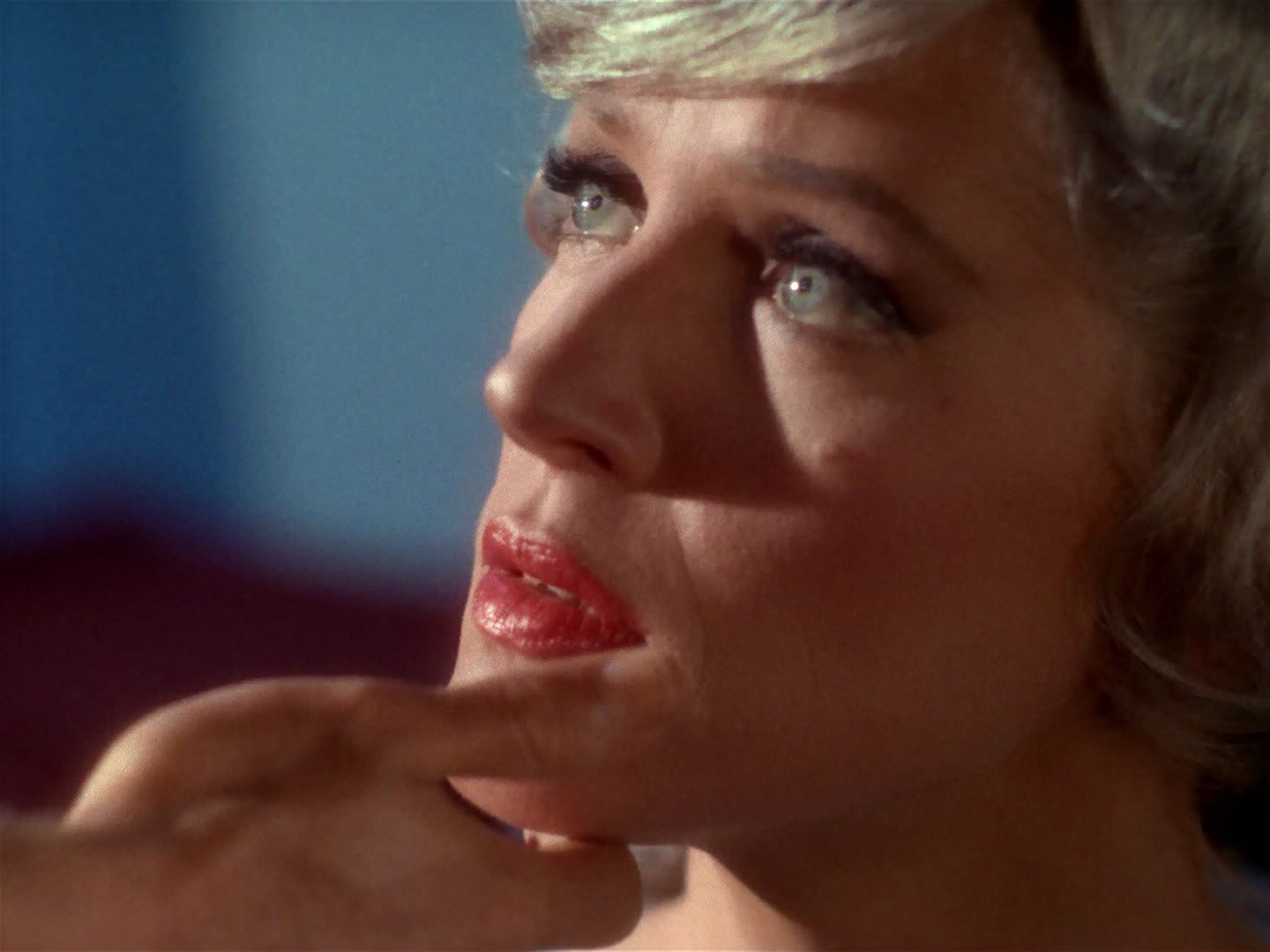 ariane179254_StarTrek_1x04_TheNakedTime_1056.jpg