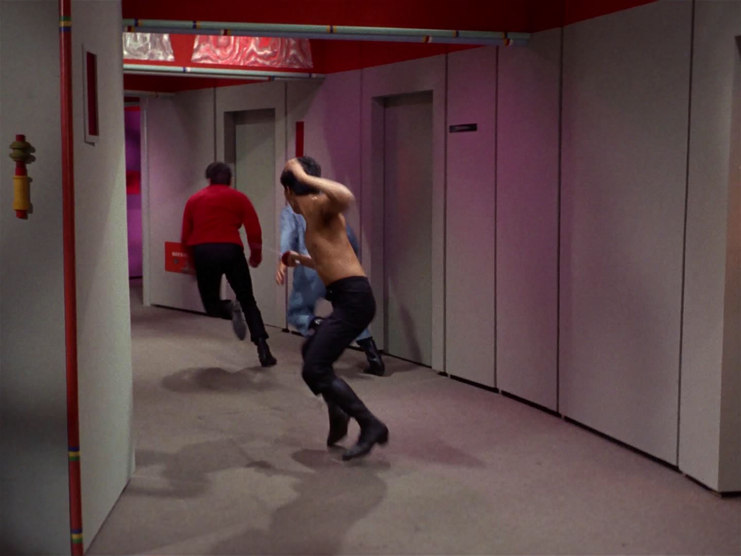 ariane179254_StarTrek_1x04_TheNakedTime_1151.jpg