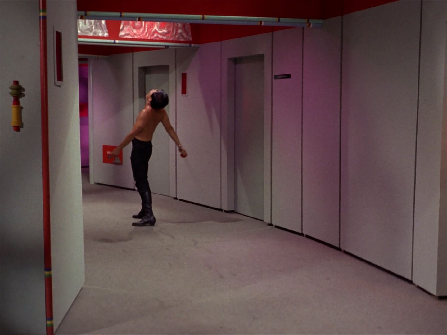 ariane179254_StarTrek_1x04_TheNakedTime_1153.jpg
