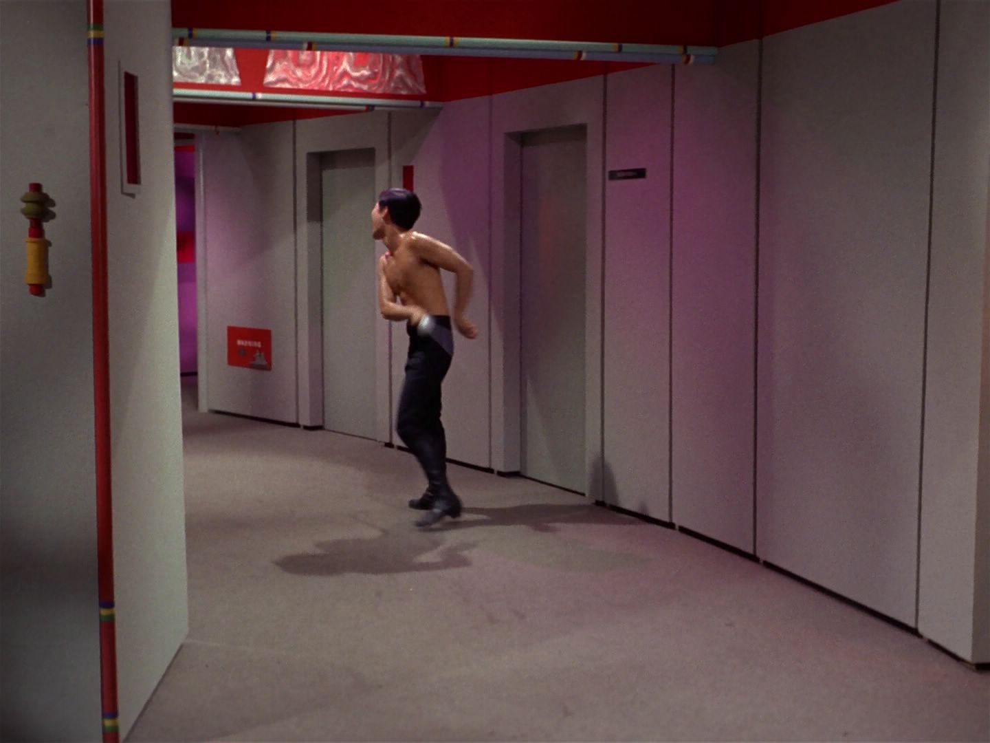 ariane179254_StarTrek_1x04_TheNakedTime_1154.jpg