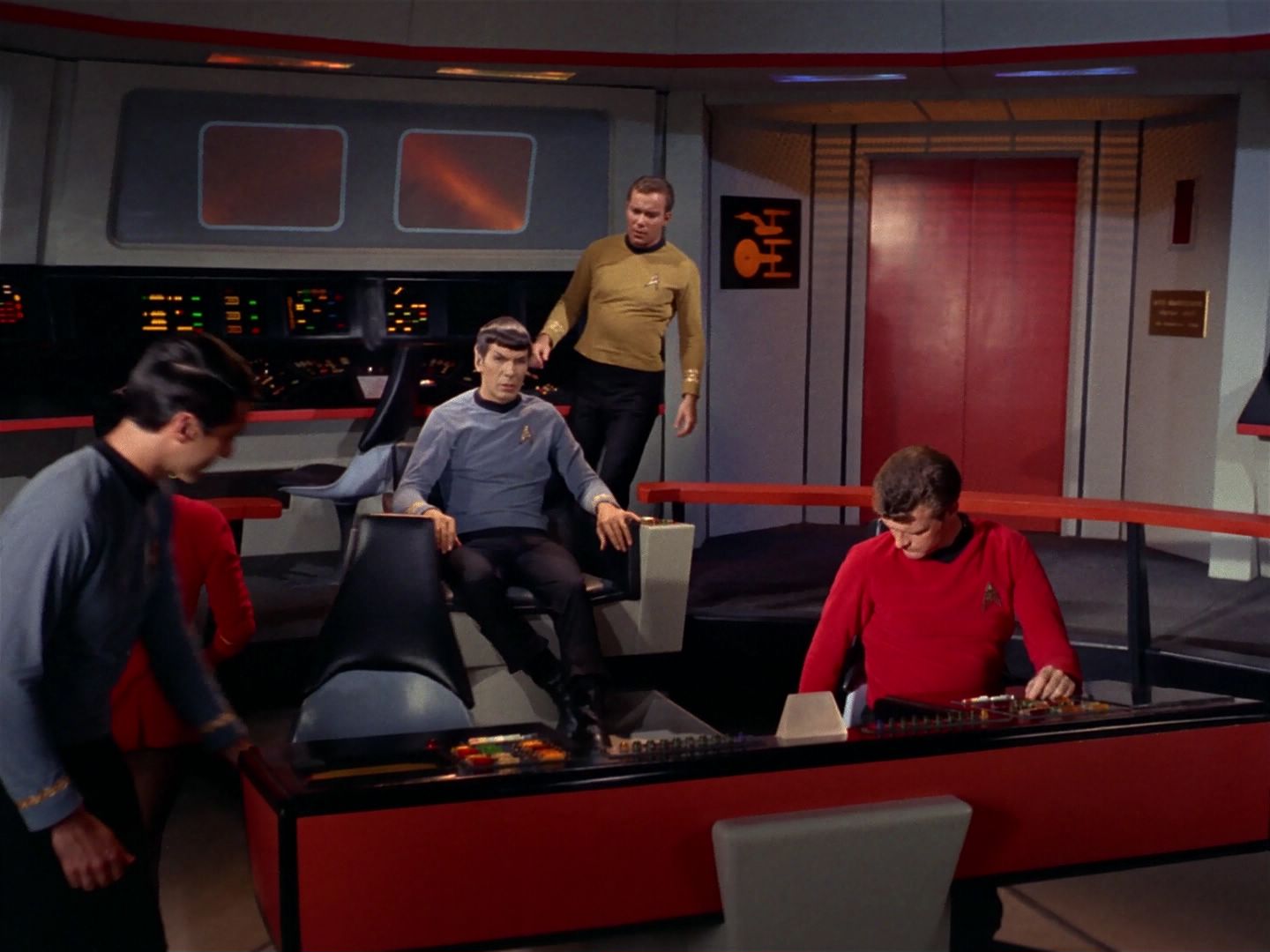 ariane179254_StarTrek_1x04_TheNakedTime_1165.jpg