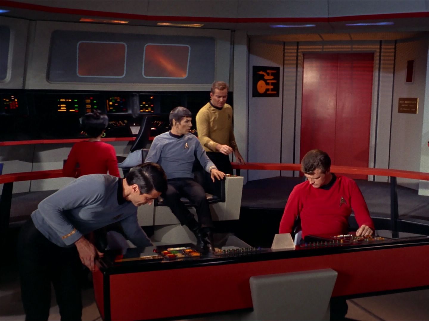 ariane179254_StarTrek_1x04_TheNakedTime_1166.jpg