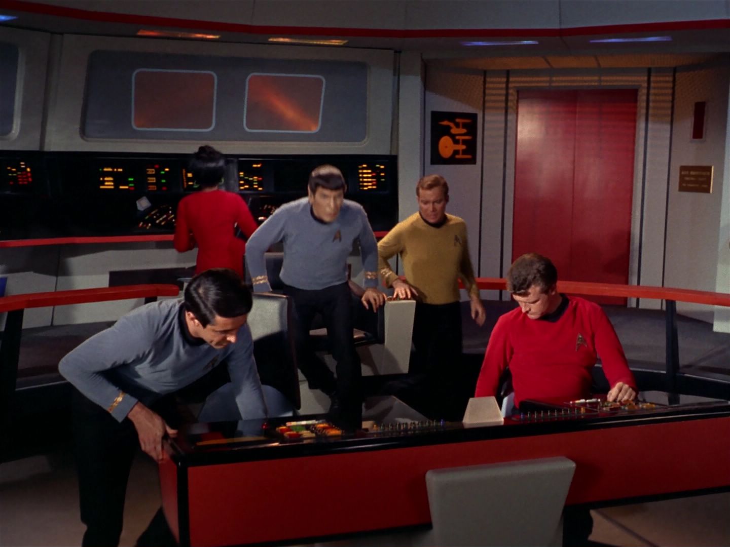 ariane179254_StarTrek_1x04_TheNakedTime_1167.jpg
