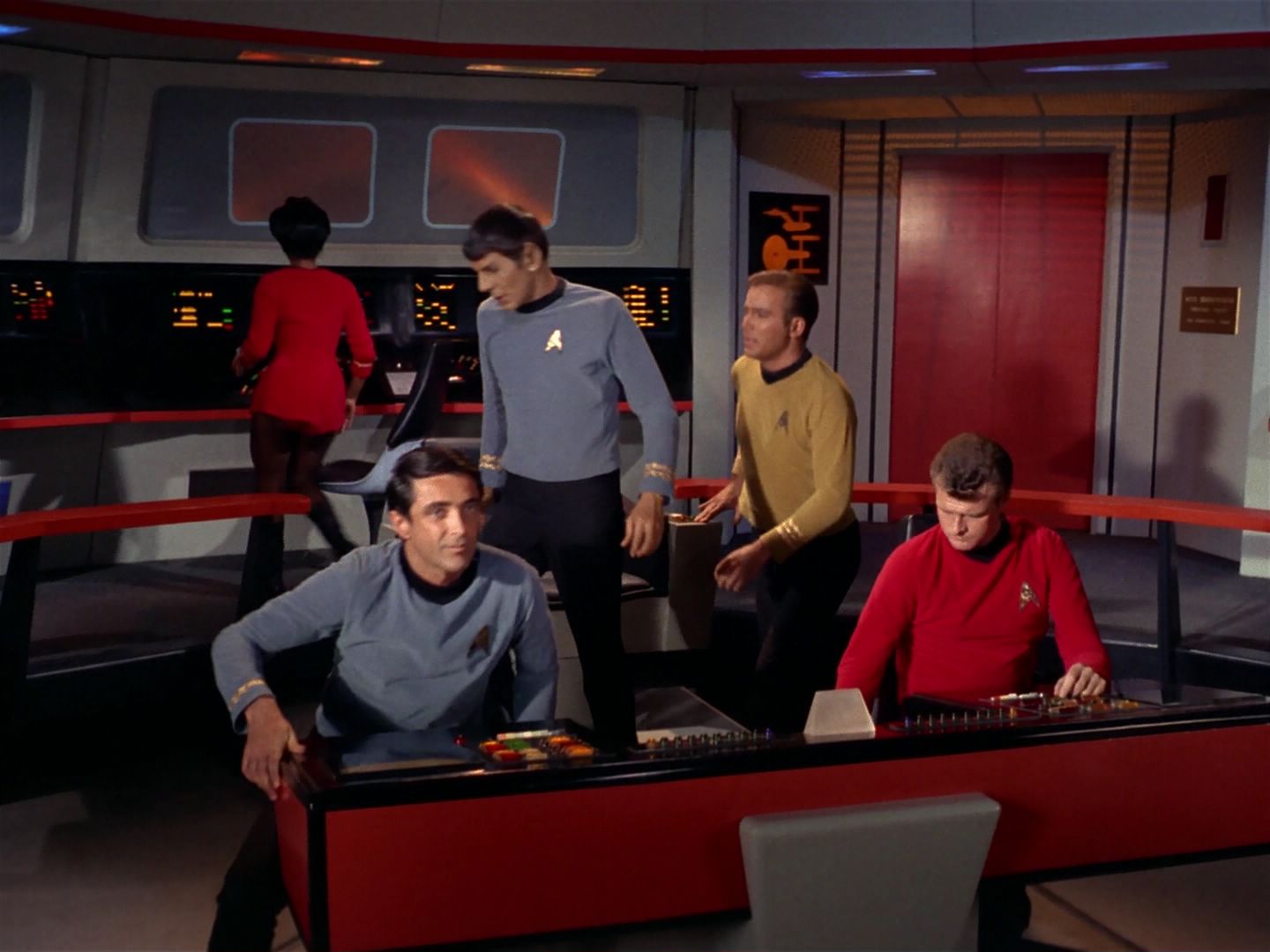 ariane179254_StarTrek_1x04_TheNakedTime_1168.jpg