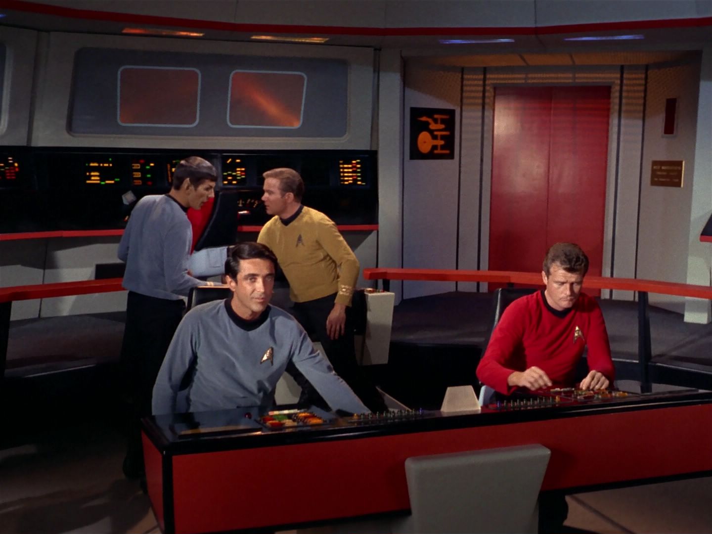 ariane179254_StarTrek_1x04_TheNakedTime_1171.jpg