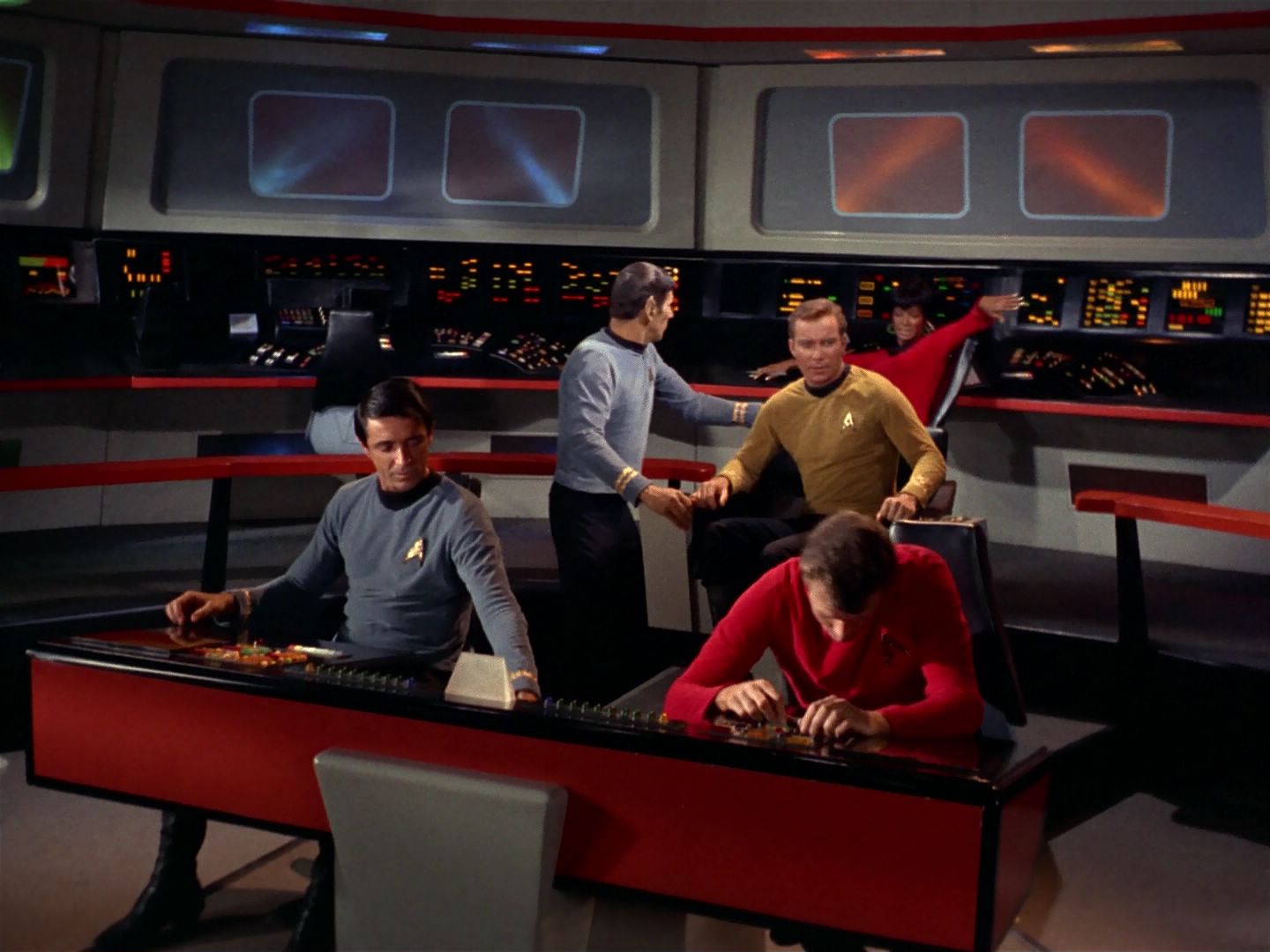 ariane179254_StarTrek_1x04_TheNakedTime_1211.jpg