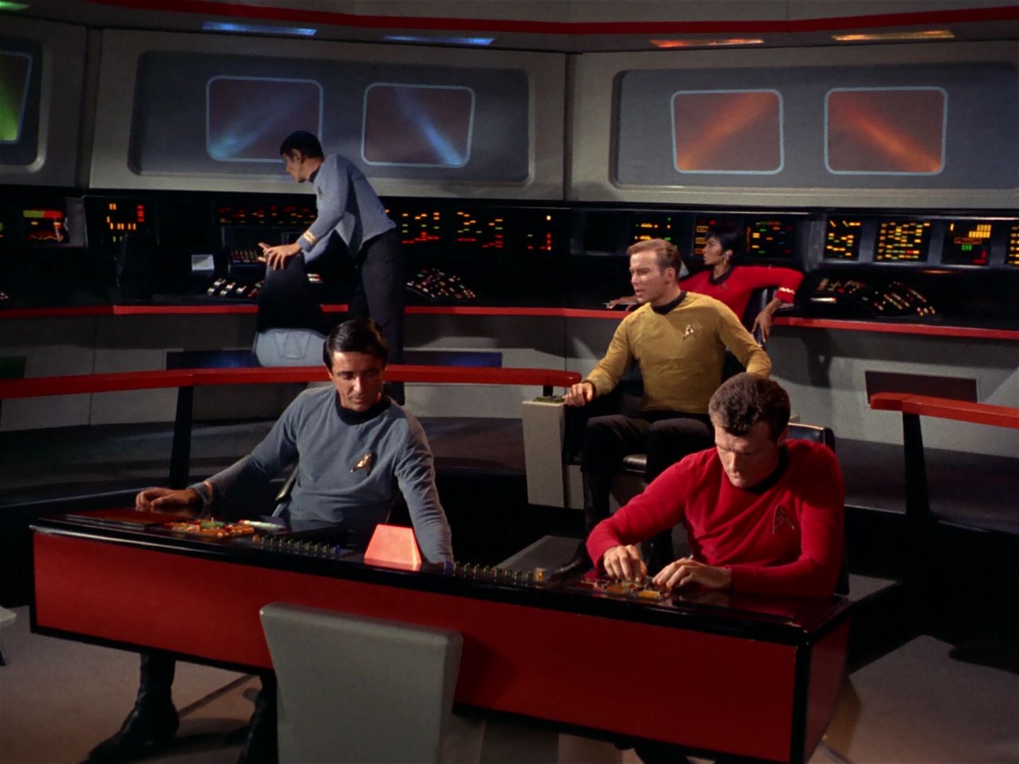 ariane179254_StarTrek_1x04_TheNakedTime_1214.jpg