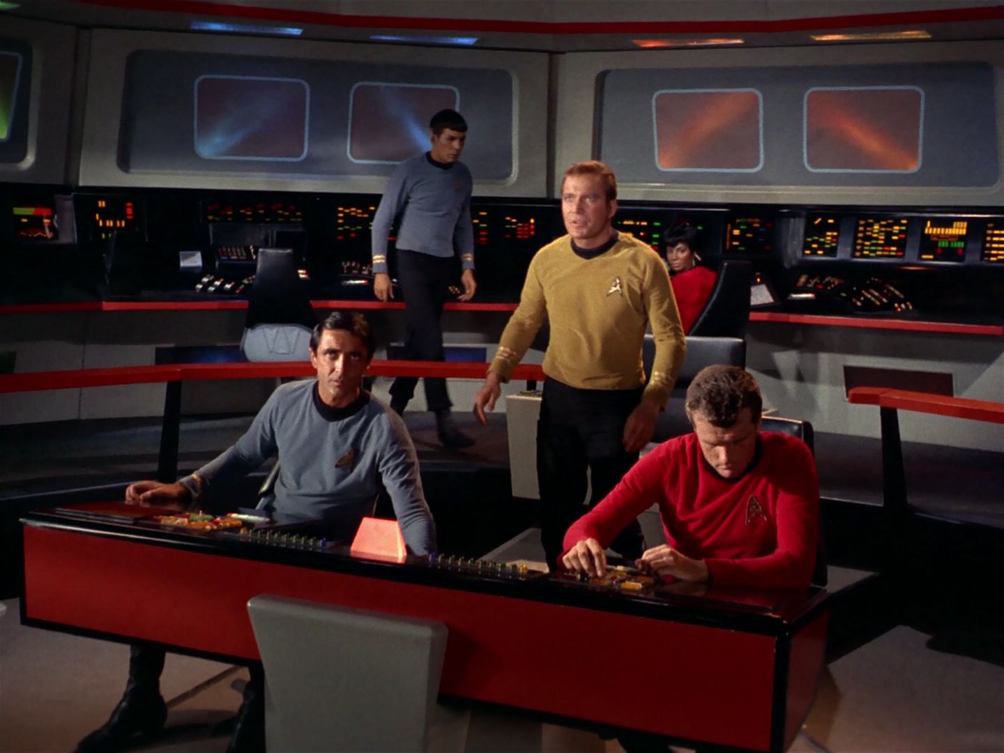 ariane179254_StarTrek_1x04_TheNakedTime_1221.jpg
