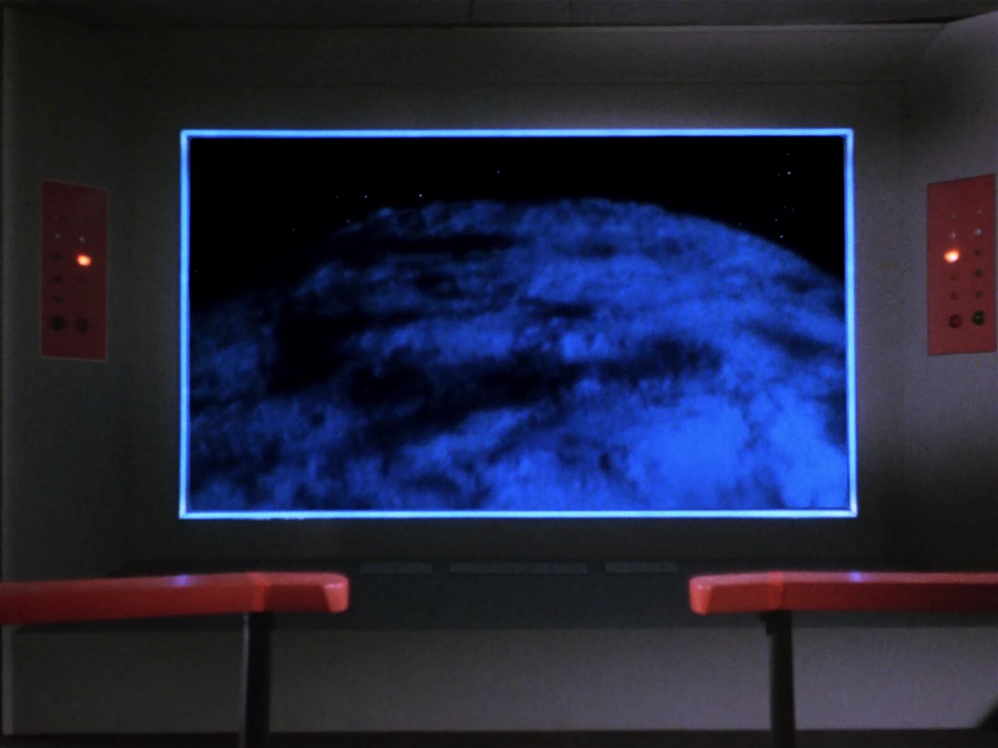 ariane179254_StarTrek_1x04_TheNakedTime_1227.jpg