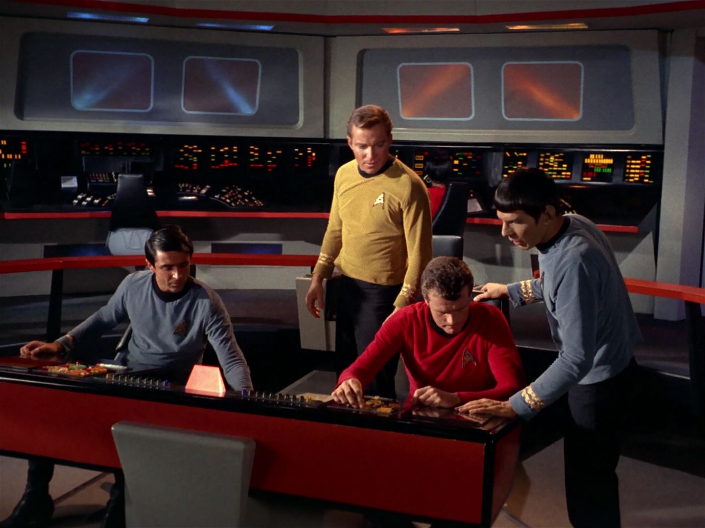 ariane179254_StarTrek_1x04_TheNakedTime_1230.jpg
