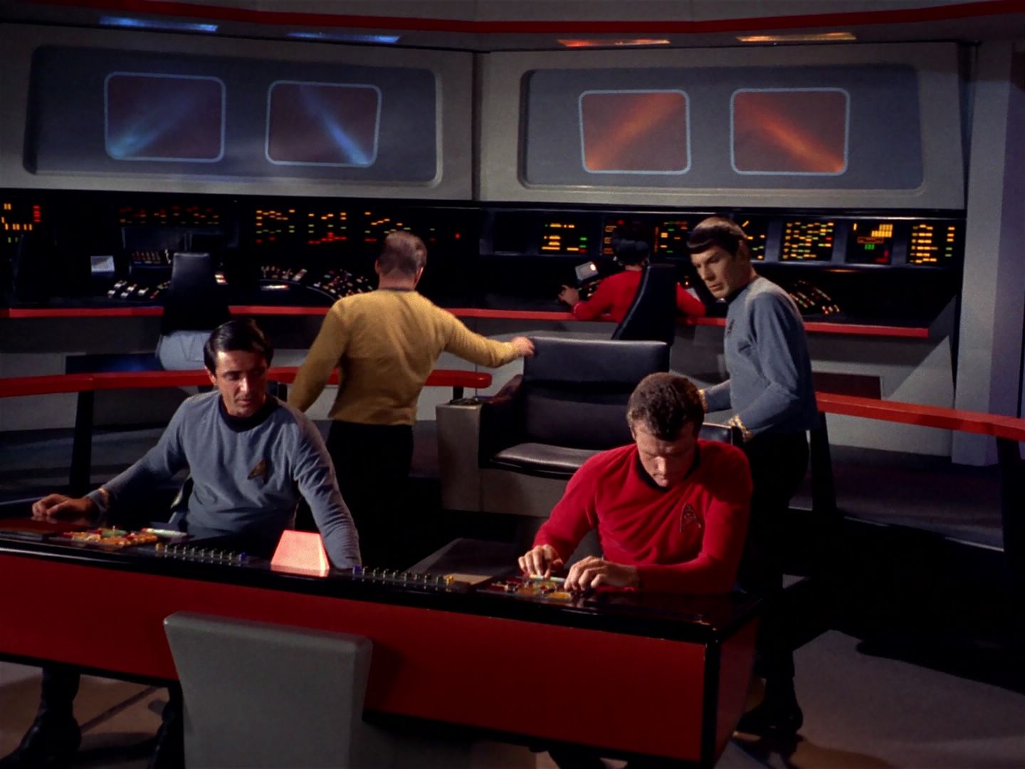 ariane179254_StarTrek_1x04_TheNakedTime_1238.jpg