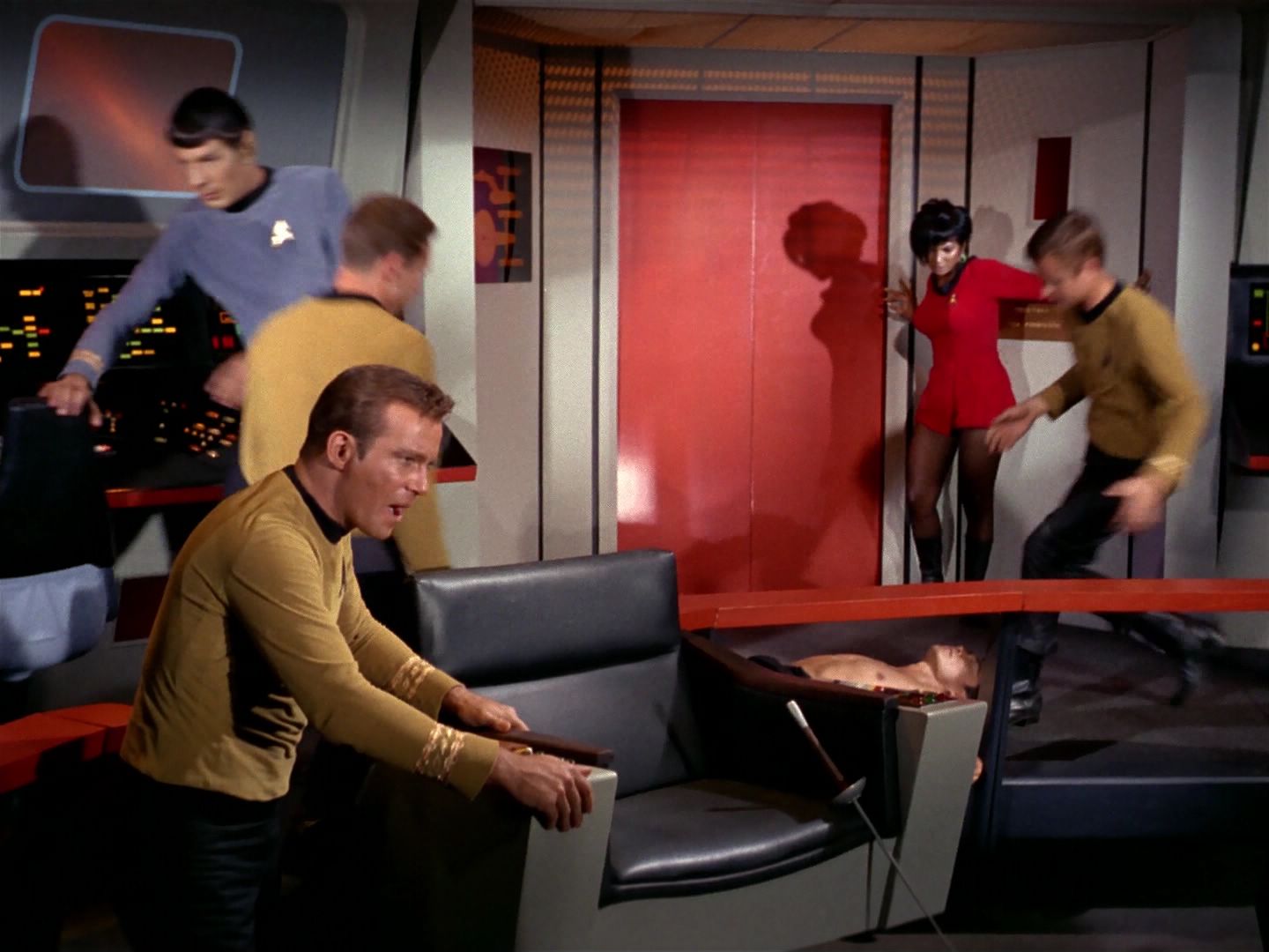 ariane179254_StarTrek_1x04_TheNakedTime_1287.jpg