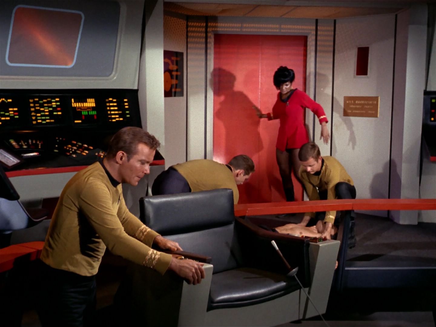 ariane179254_StarTrek_1x04_TheNakedTime_1288.jpg