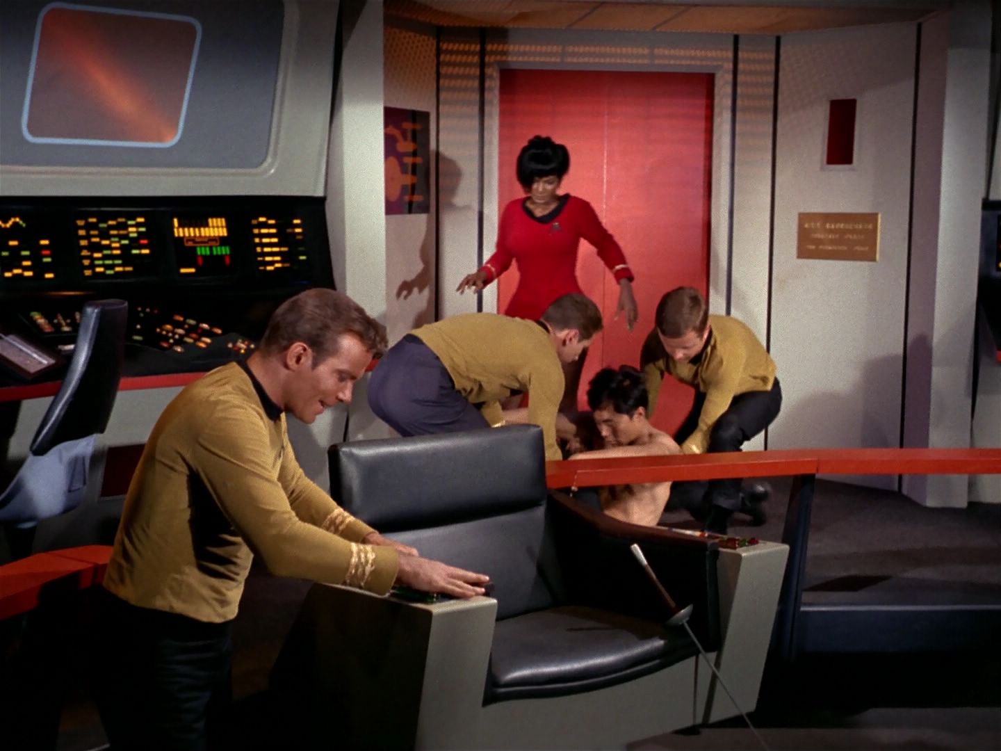 ariane179254_StarTrek_1x04_TheNakedTime_1289.jpg