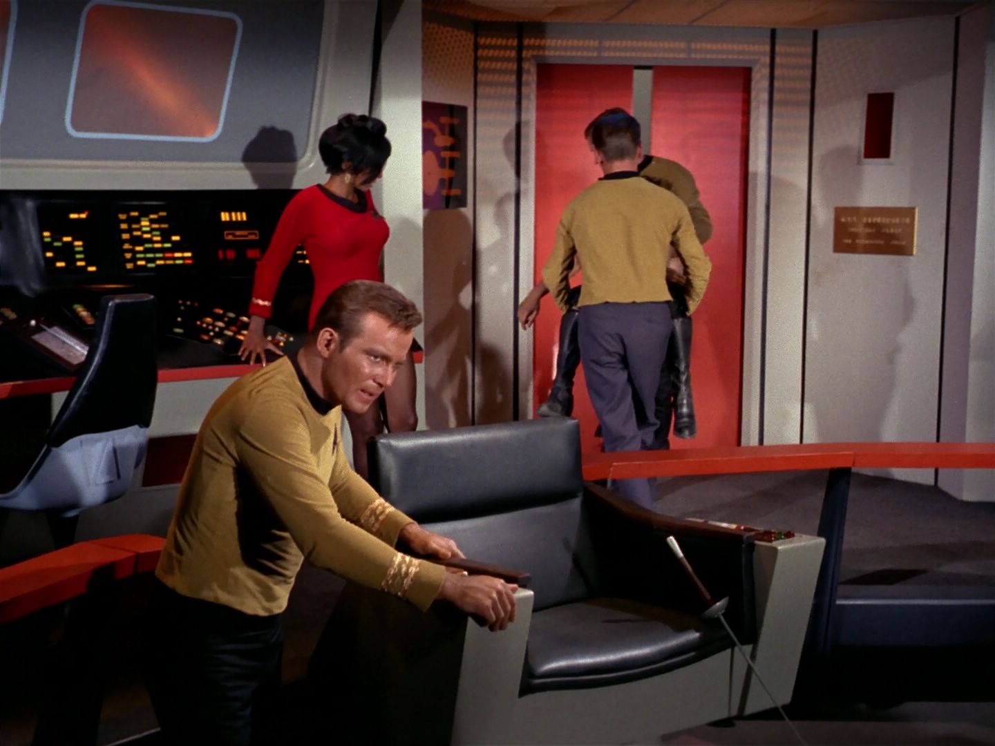 ariane179254_StarTrek_1x04_TheNakedTime_1292.jpg