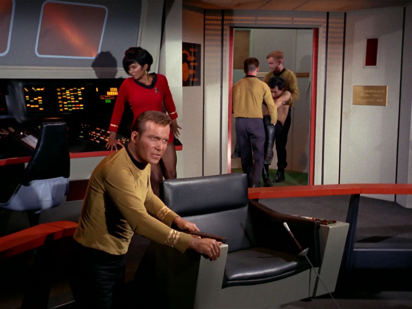 ariane179254_StarTrek_1x04_TheNakedTime_1294.jpg