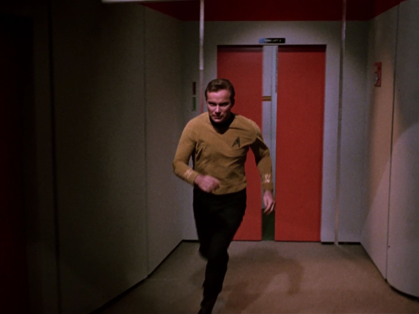ariane179254_StarTrek_1x04_TheNakedTime_1351.jpg