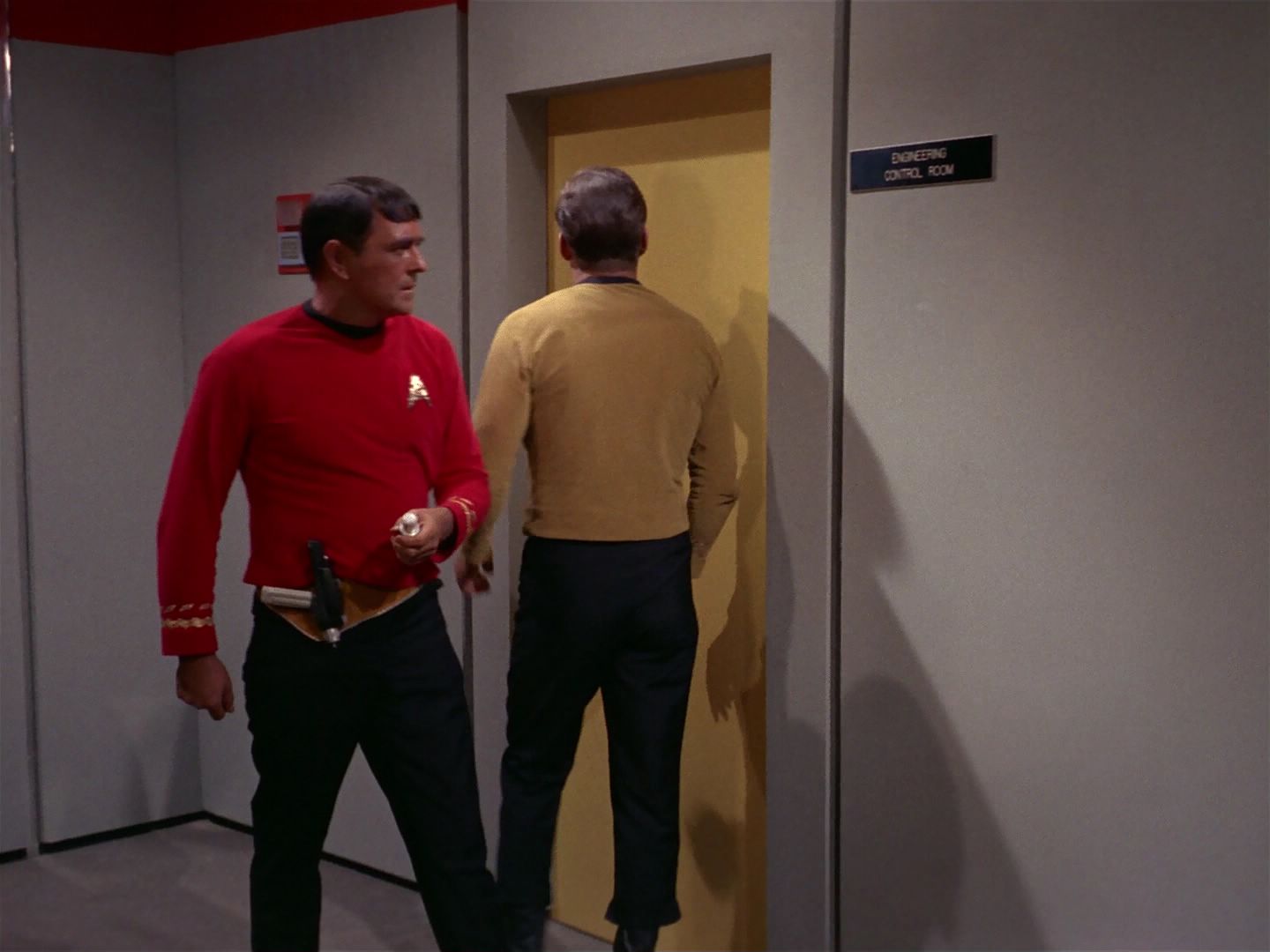 ariane179254_StarTrek_1x04_TheNakedTime_1367.jpg
