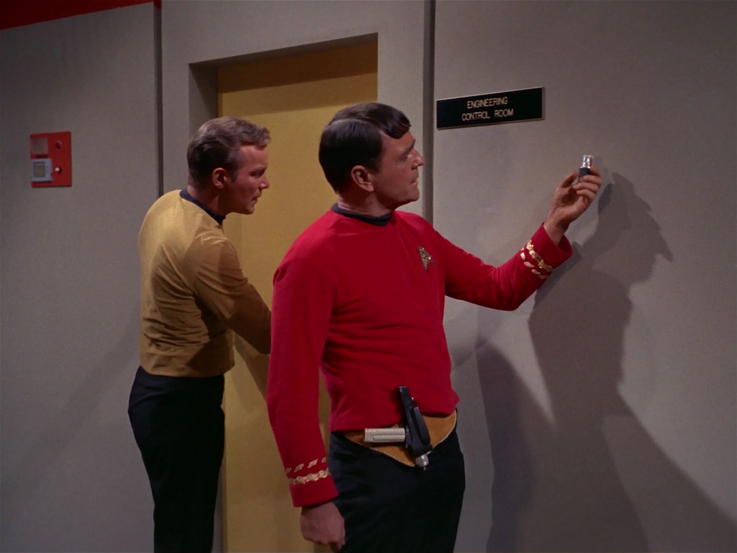 ariane179254_StarTrek_1x04_TheNakedTime_1372.jpg