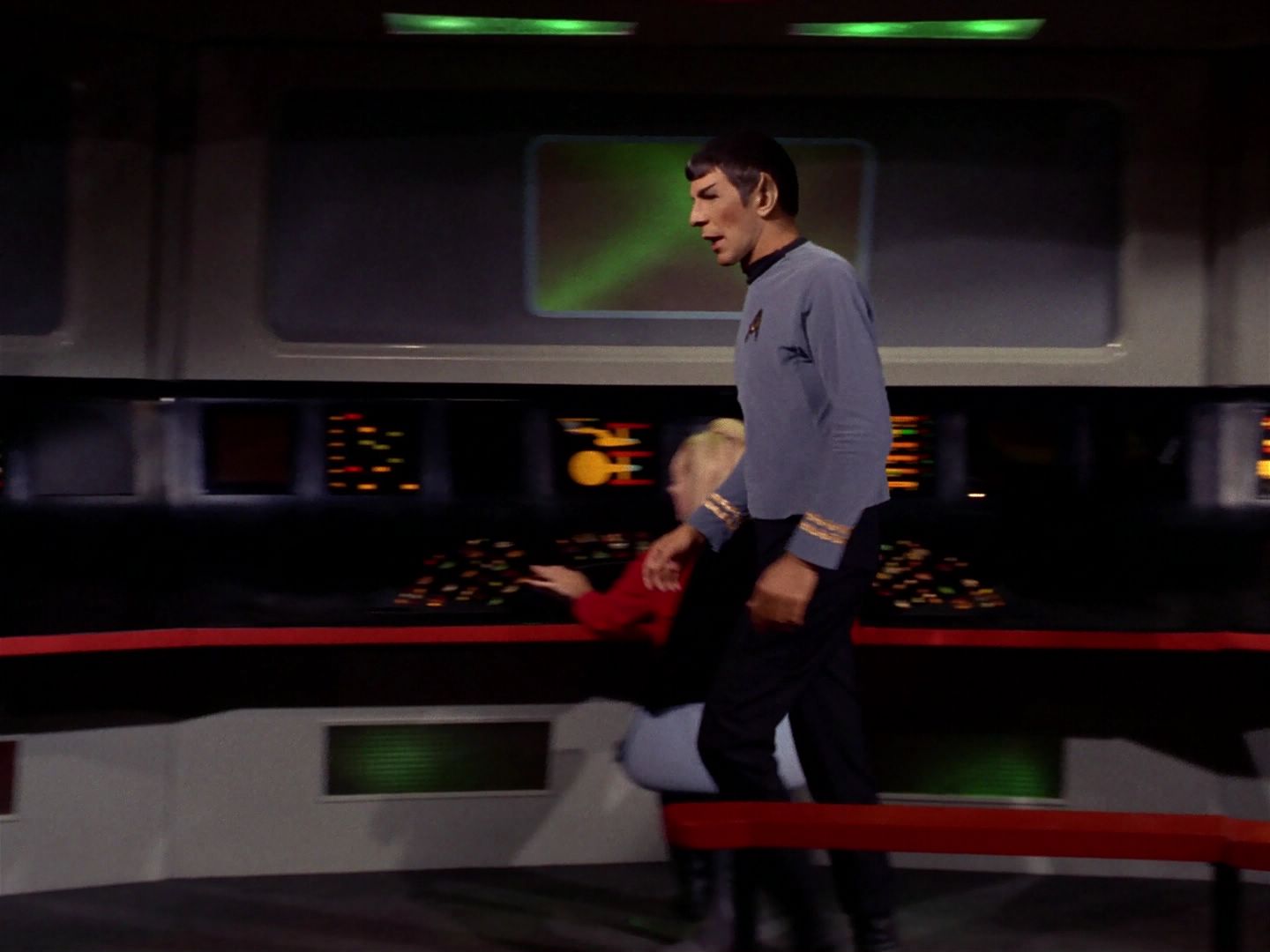 ariane179254_StarTrek_1x04_TheNakedTime_1389.jpg