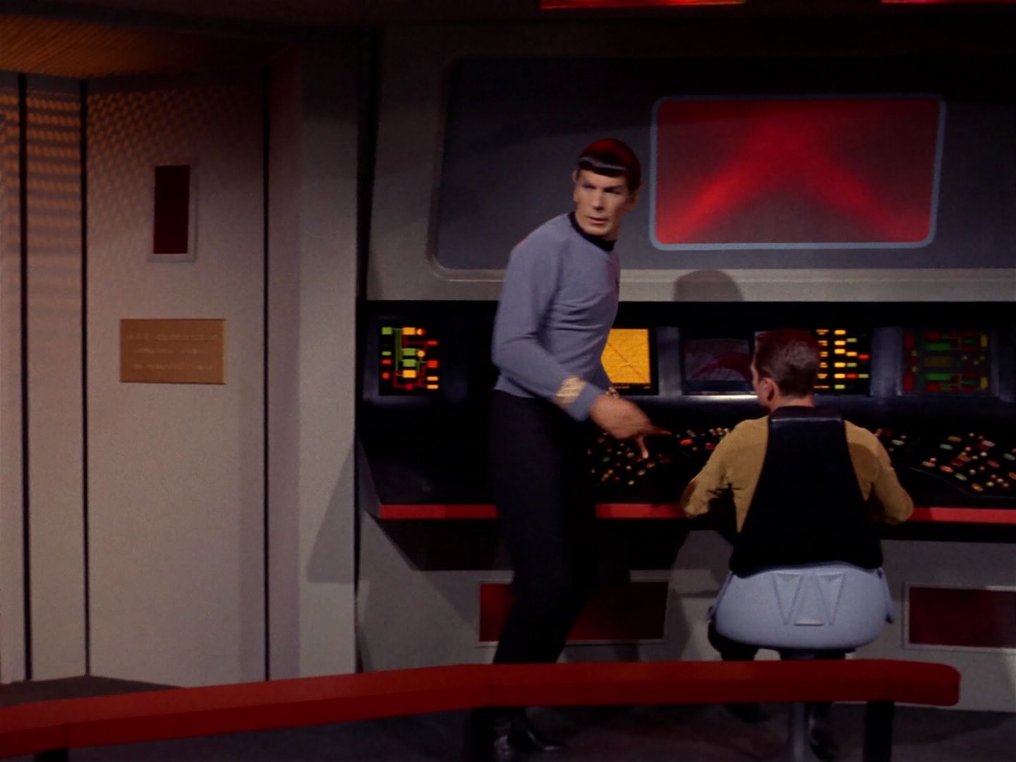 ariane179254_StarTrek_1x04_TheNakedTime_1392.jpg