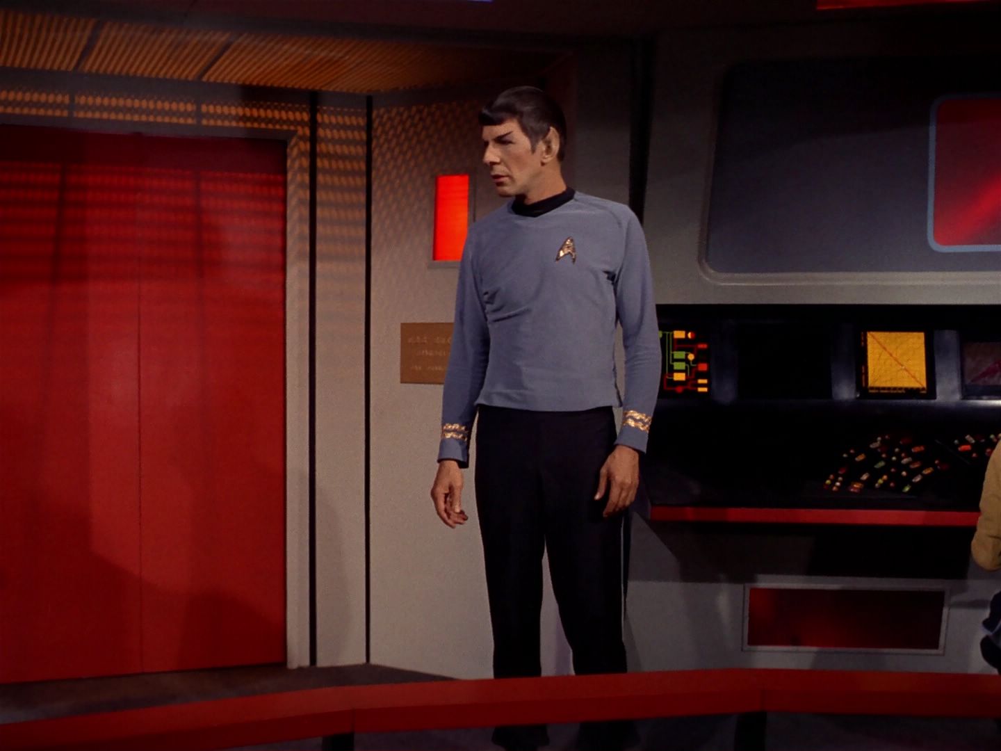 ariane179254_StarTrek_1x04_TheNakedTime_1402.jpg