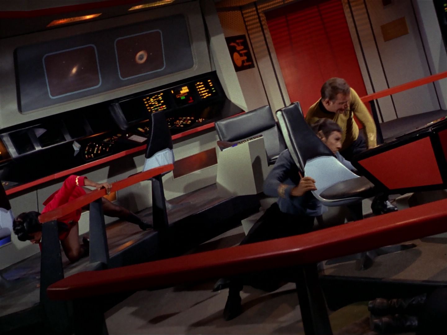 ariane179254_StarTrek_1x04_TheNakedTime_1454.jpg