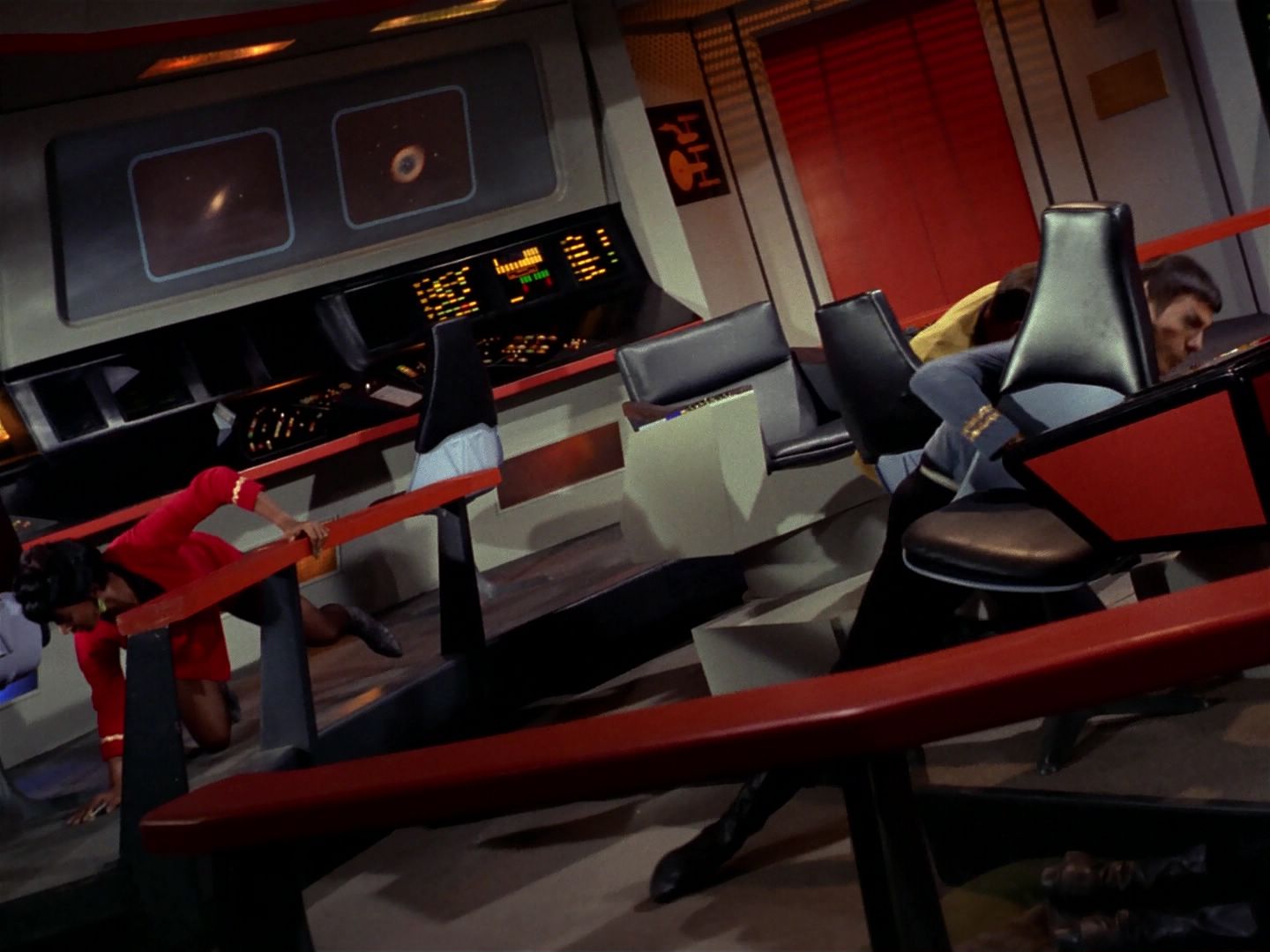 ariane179254_StarTrek_1x04_TheNakedTime_1455.jpg