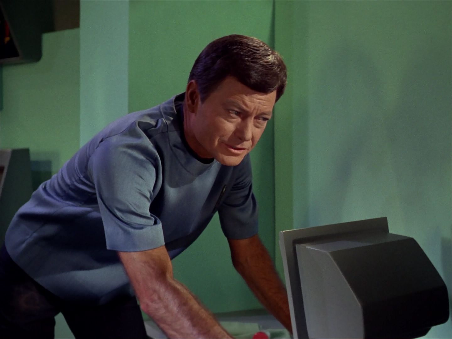 ariane179254_StarTrek_1x04_TheNakedTime_1469.jpg