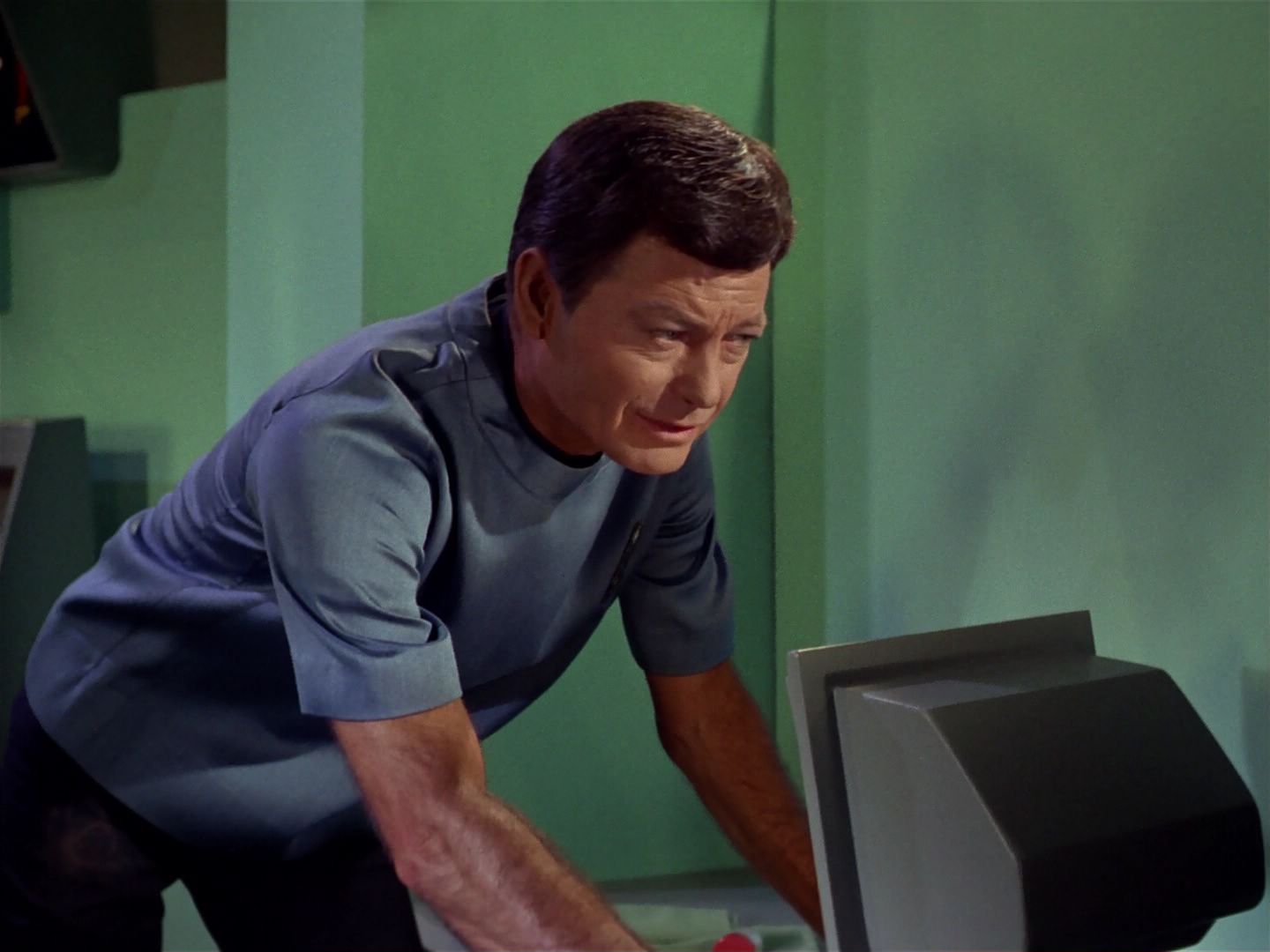ariane179254_StarTrek_1x04_TheNakedTime_1470.jpg