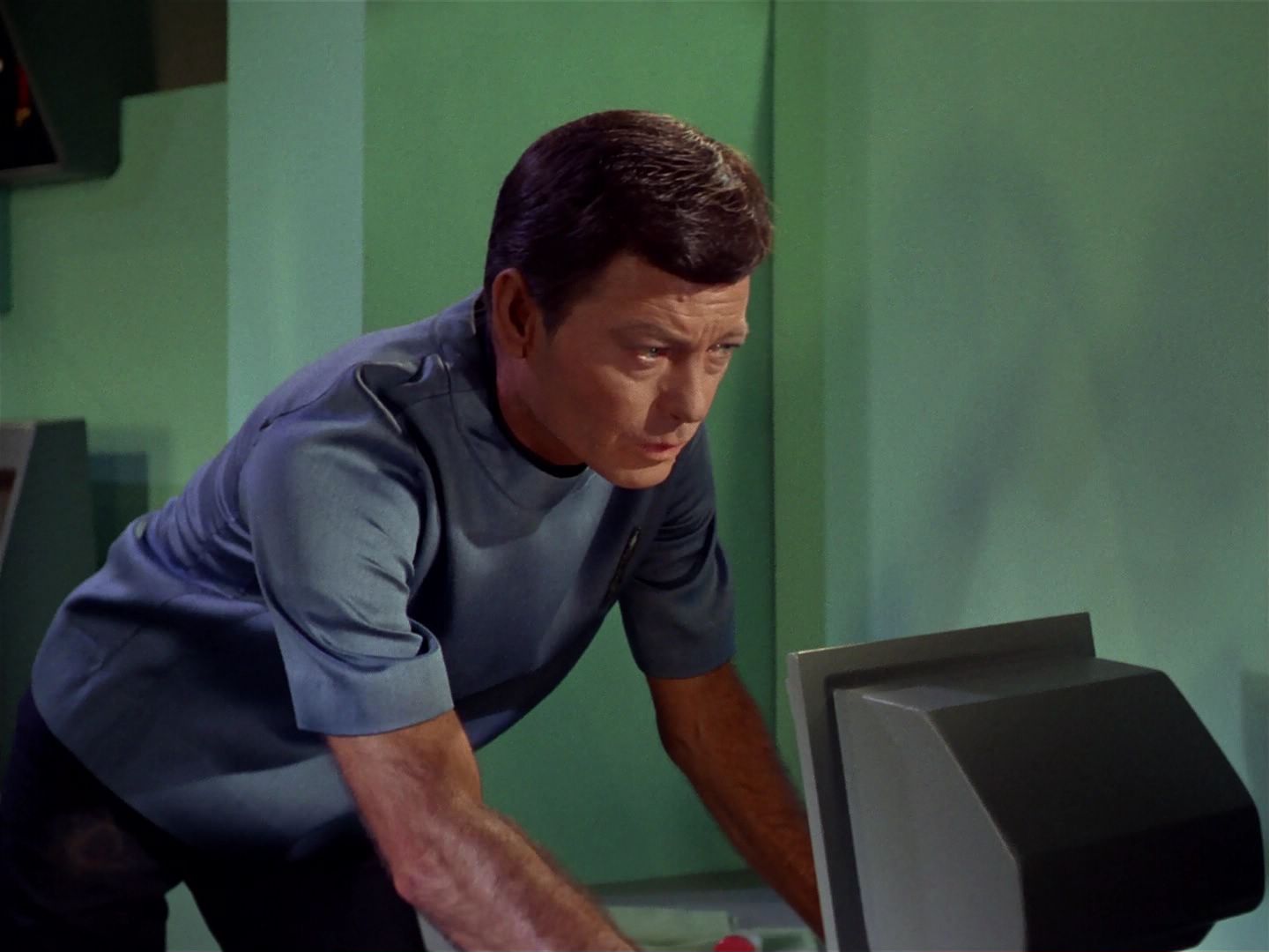 ariane179254_StarTrek_1x04_TheNakedTime_1471.jpg