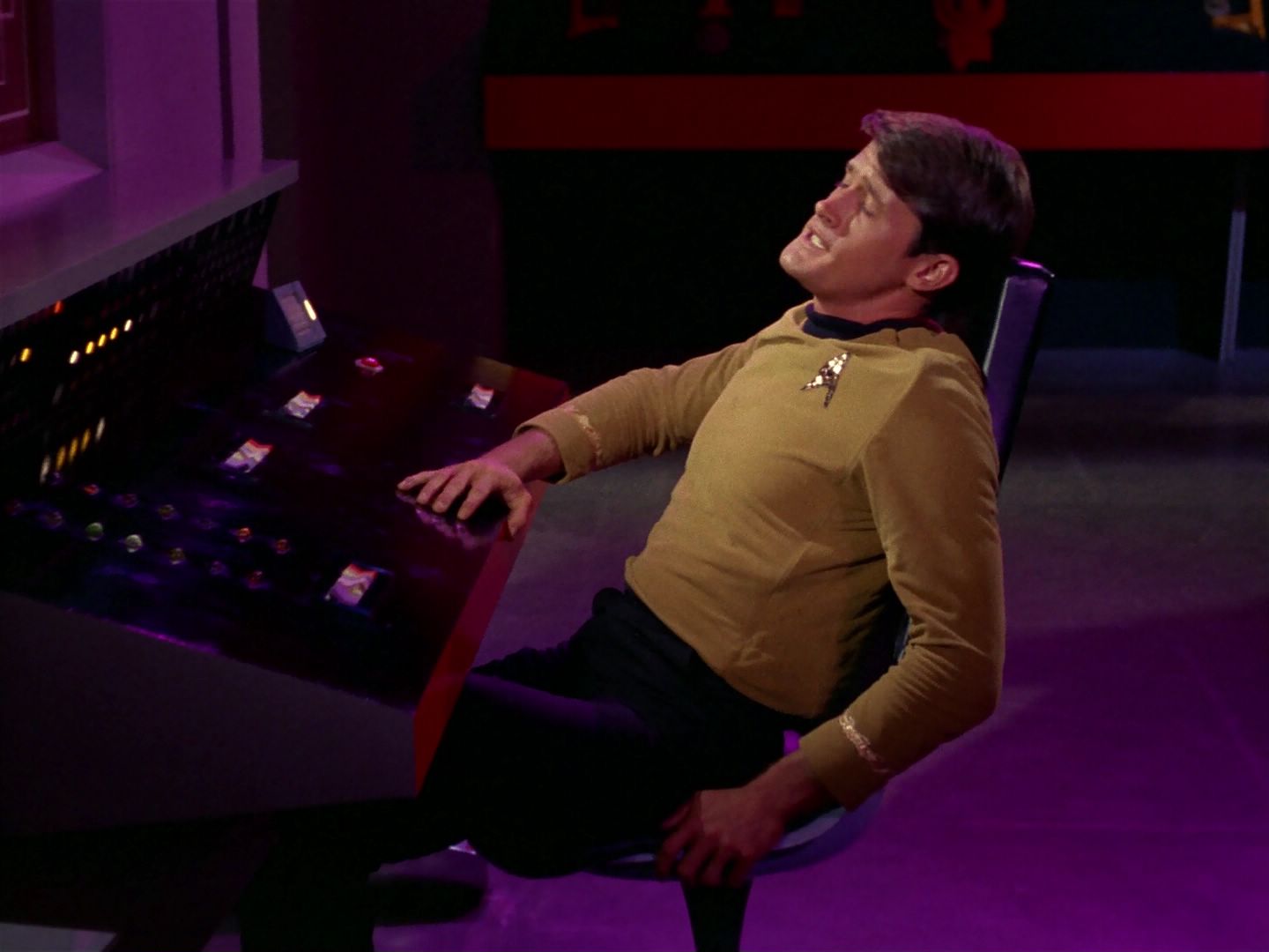 ariane179254_StarTrek_1x04_TheNakedTime_1512.jpg