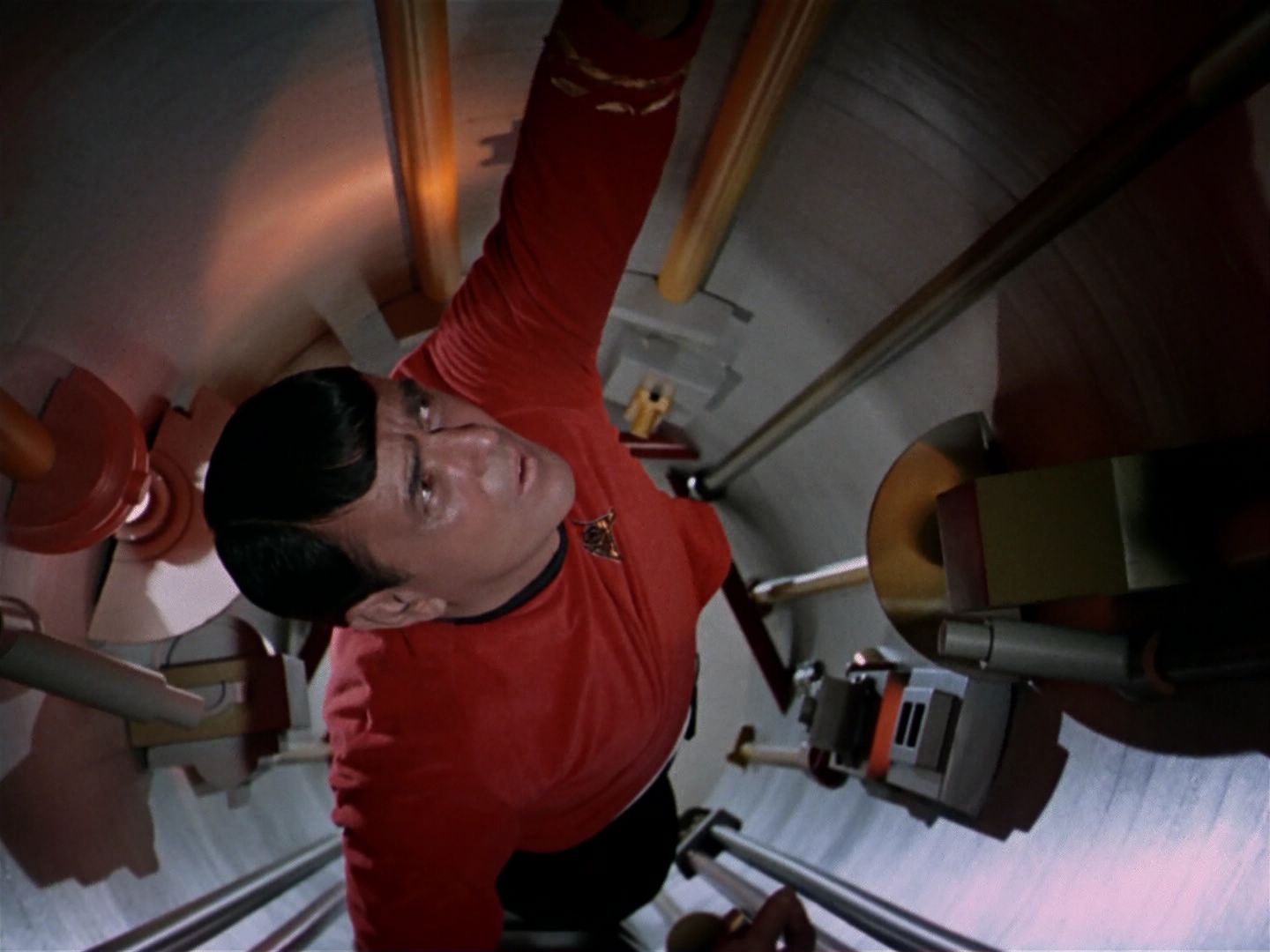 ariane179254_StarTrek_1x04_TheNakedTime_1526.jpg