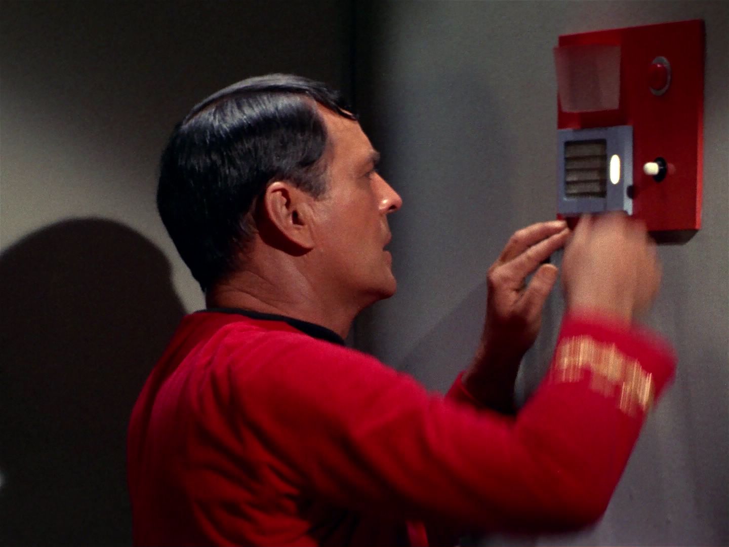 ariane179254_StarTrek_1x04_TheNakedTime_1566.jpg