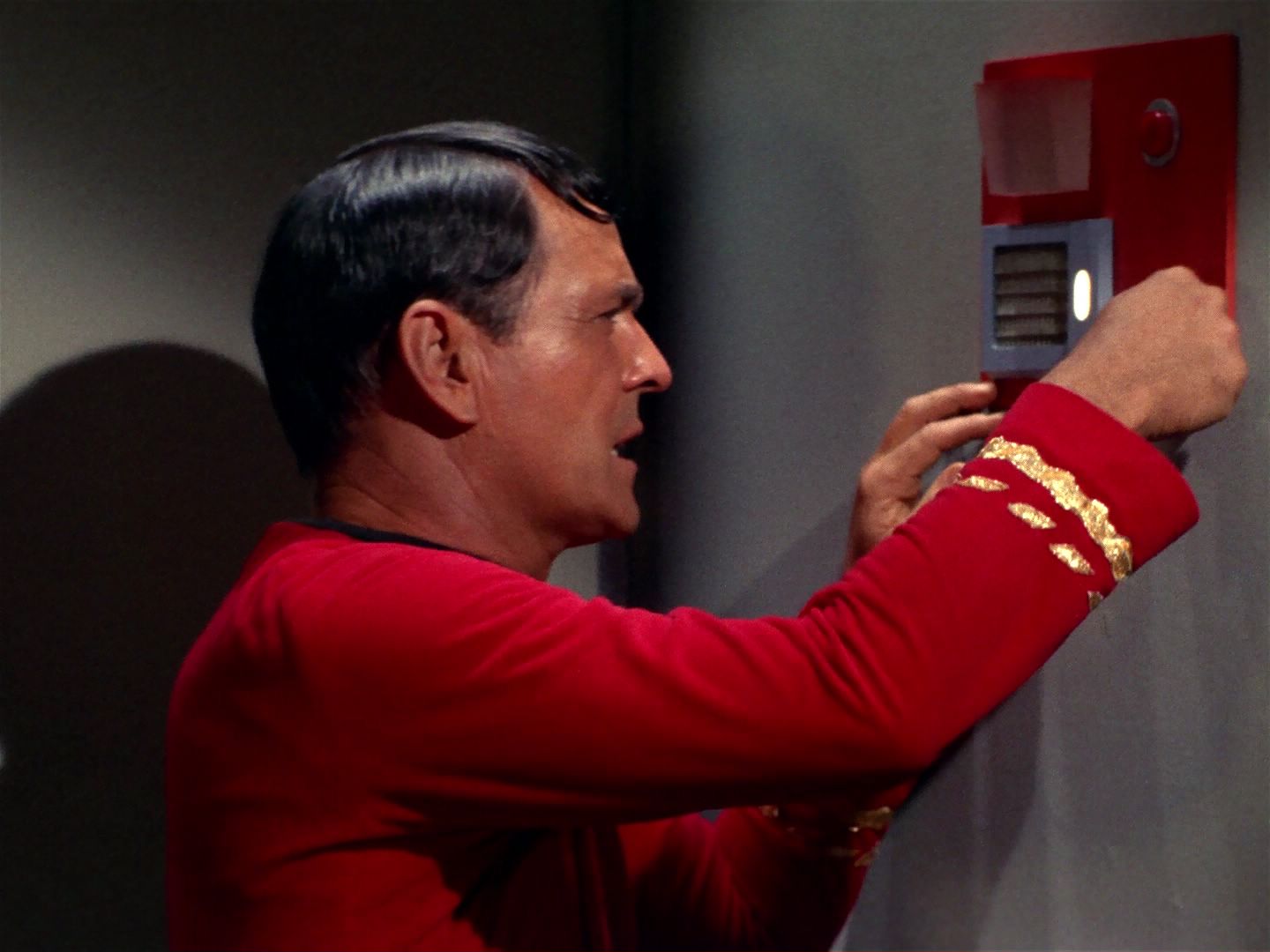 ariane179254_StarTrek_1x04_TheNakedTime_1570.jpg