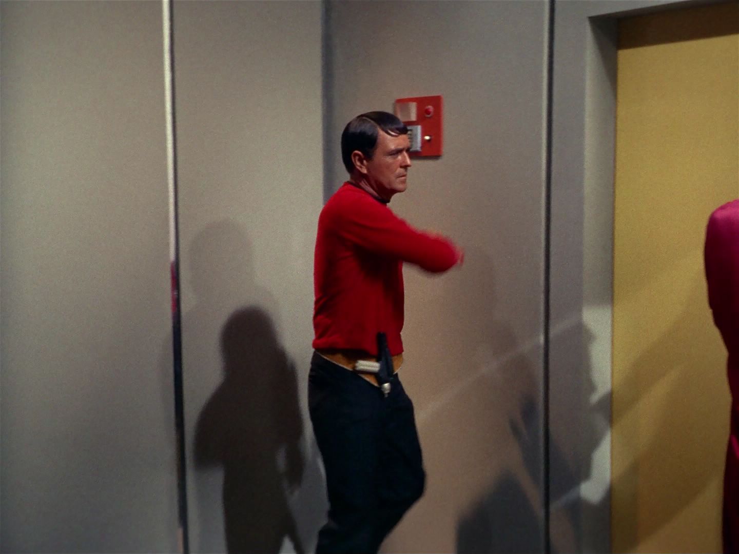 ariane179254_StarTrek_1x04_TheNakedTime_1571.jpg