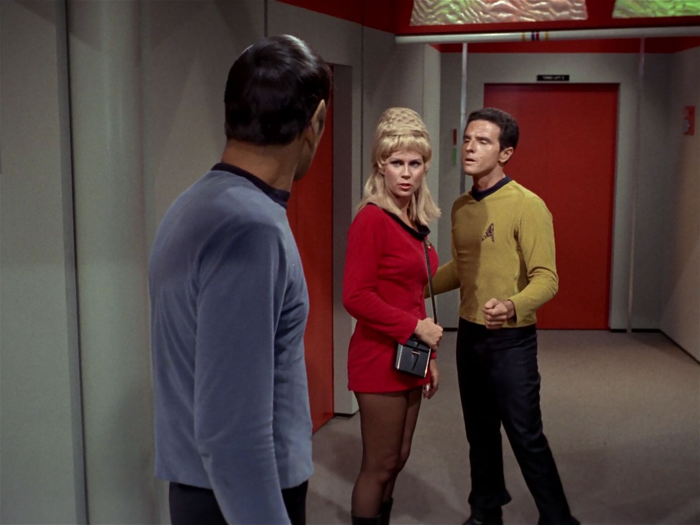 ariane179254_StarTrek_1x04_TheNakedTime_1632.jpg