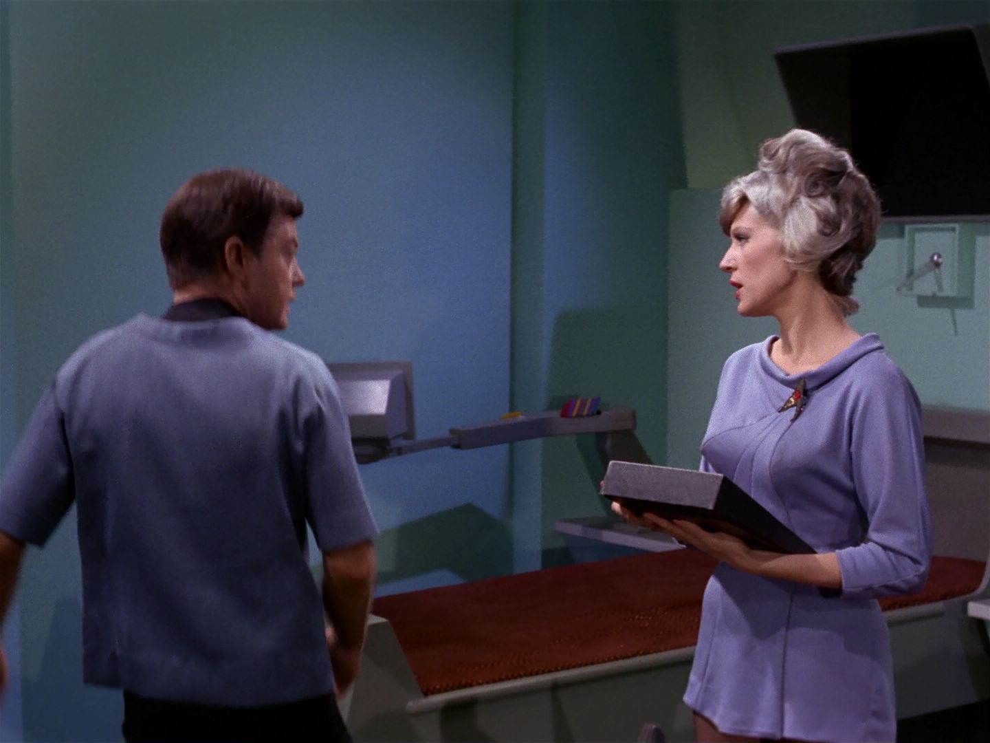 ariane179254_StarTrek_1x04_TheNakedTime_1699.jpg