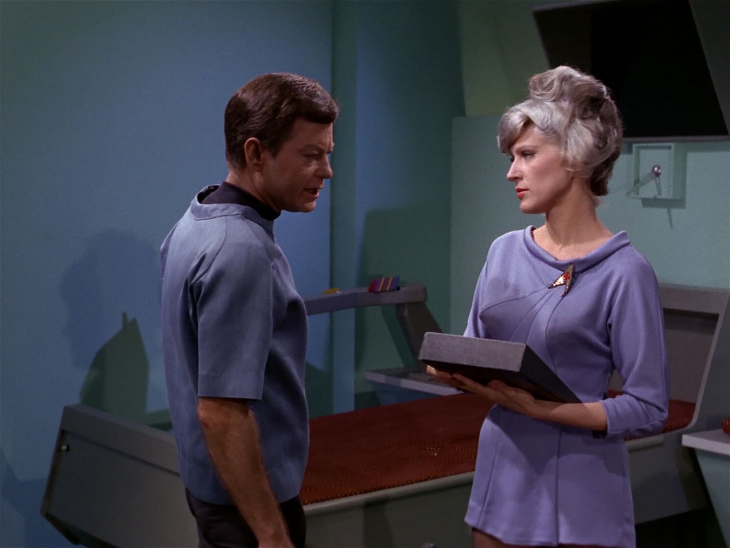 ariane179254_StarTrek_1x04_TheNakedTime_1703.jpg