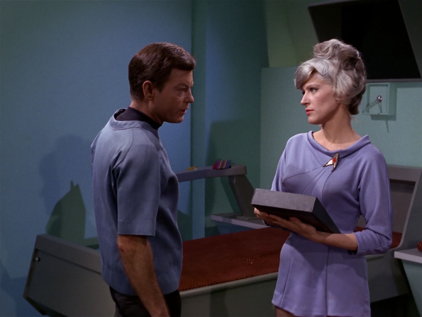 ariane179254_StarTrek_1x04_TheNakedTime_1704.jpg