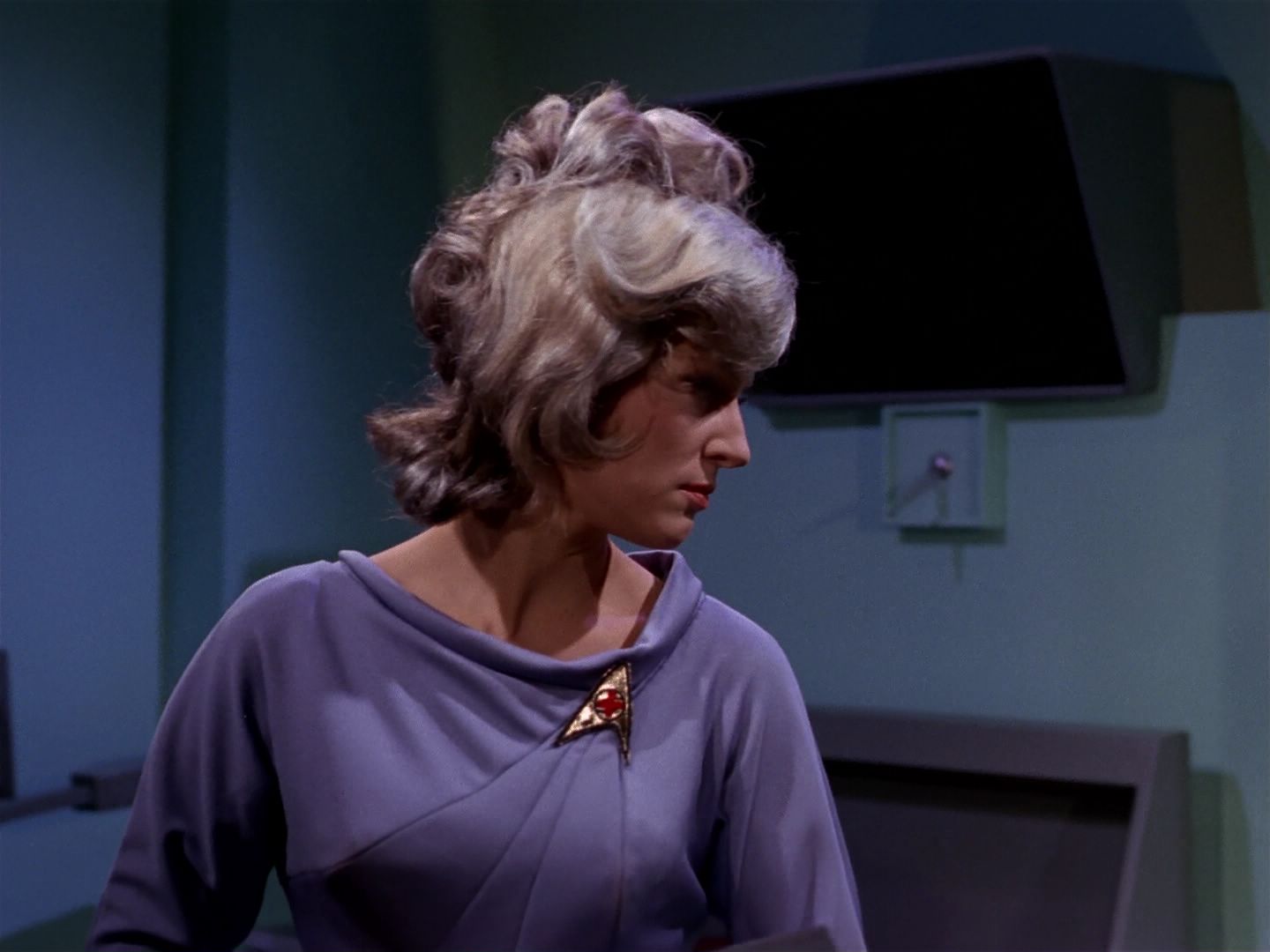 ariane179254_StarTrek_1x04_TheNakedTime_1712.jpg