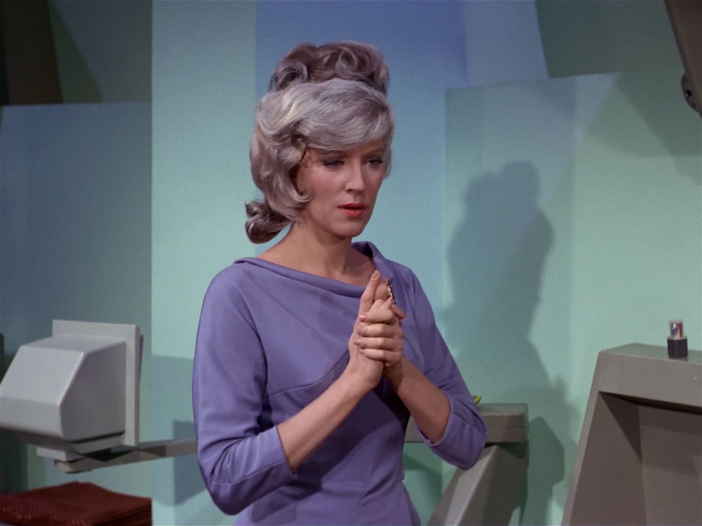 ariane179254_StarTrek_1x04_TheNakedTime_1732.jpg