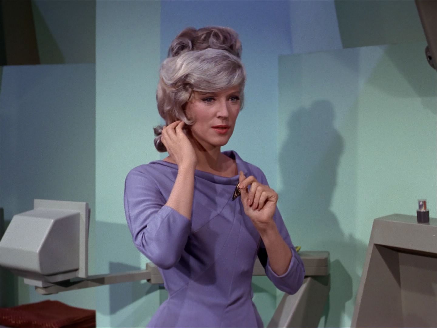 ariane179254_StarTrek_1x04_TheNakedTime_1736.jpg