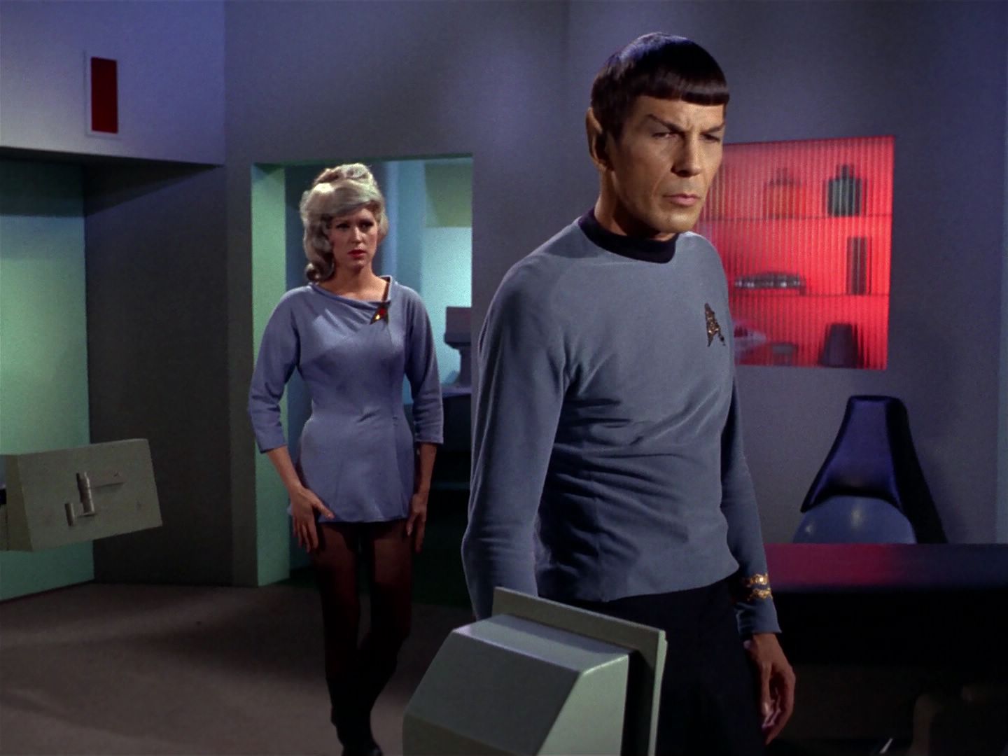 ariane179254_StarTrek_1x04_TheNakedTime_1807.jpg