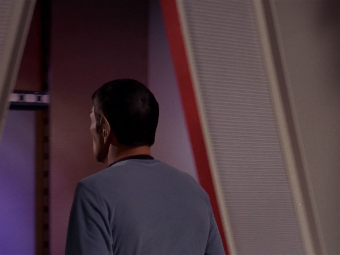 ariane179254_StarTrek_1x04_TheNakedTime_1997.jpg