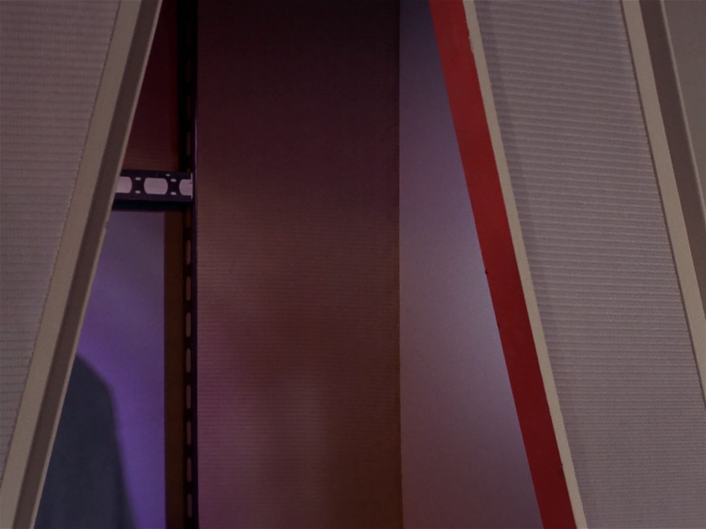 ariane179254_StarTrek_1x04_TheNakedTime_1998.jpg