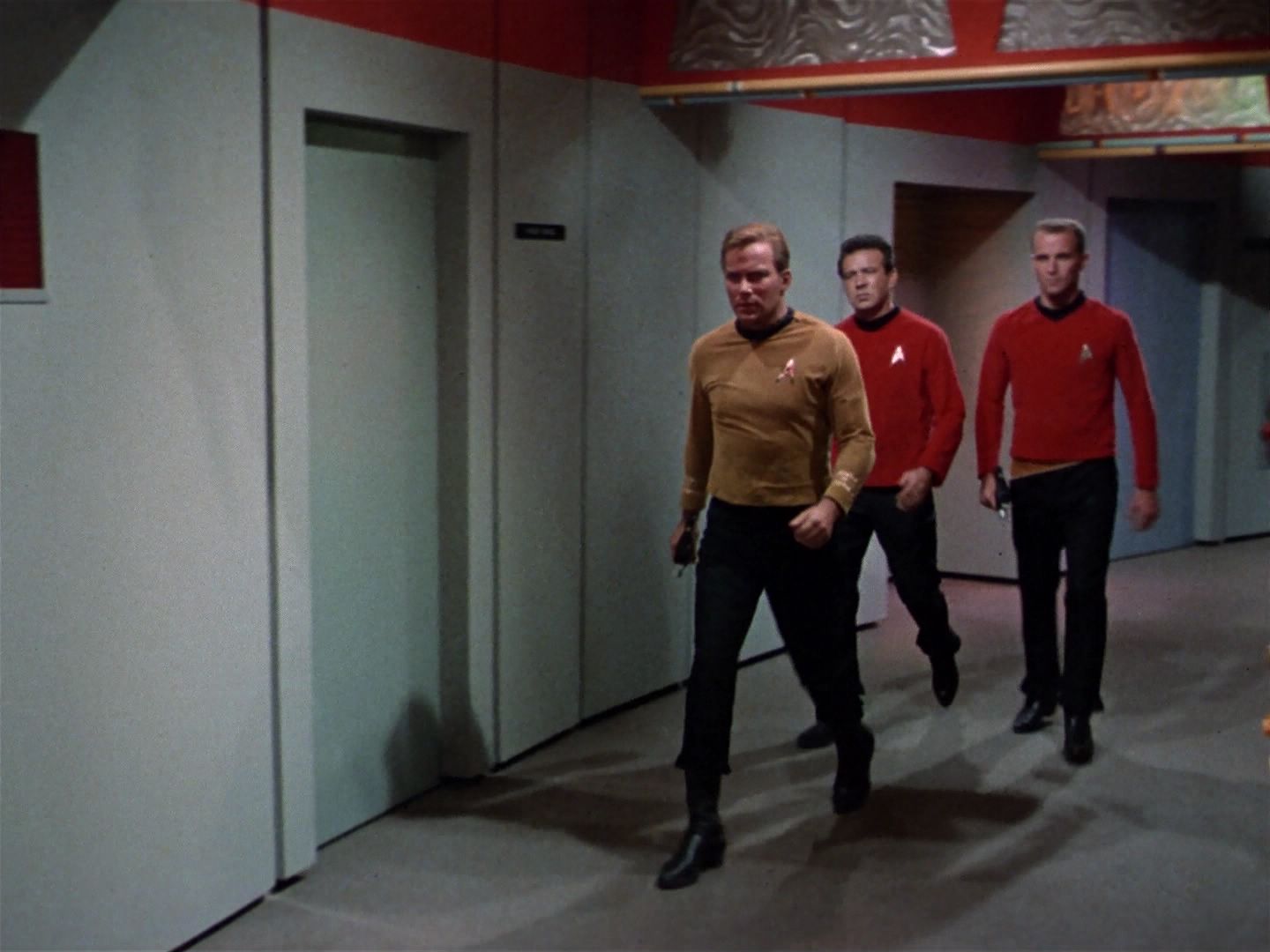 ariane179254_StarTrek_1x04_TheNakedTime_2000.jpg