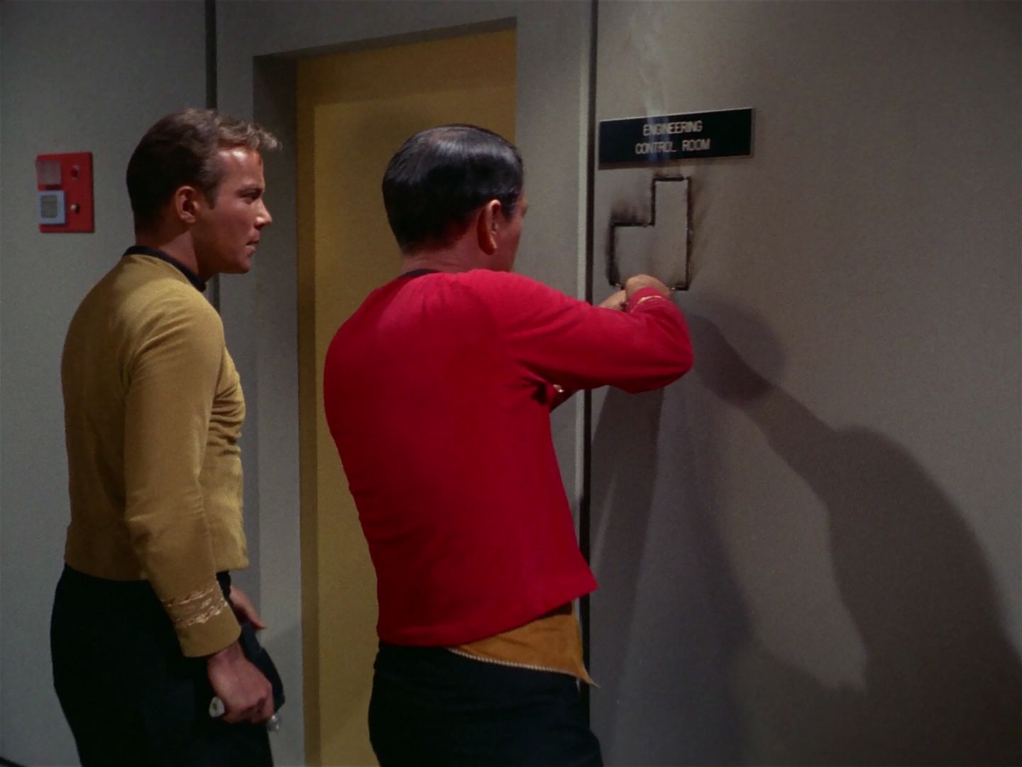 ariane179254_StarTrek_1x04_TheNakedTime_2016.jpg